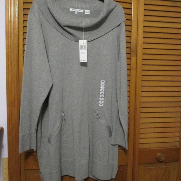 eight eight eight Sweaters - Long gray sweater plus size 1x